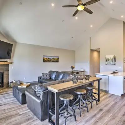 3 Mi to Granby Ranch Townhome with Balcony and Views