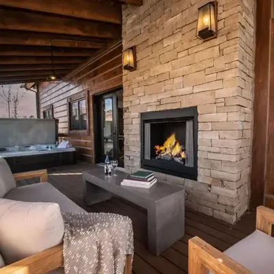 Private end unit with Jacuzzi