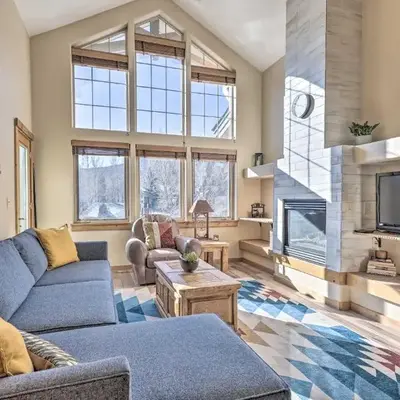 Frisco Condo with Balcony 7 Mi to Copper Mountain!
