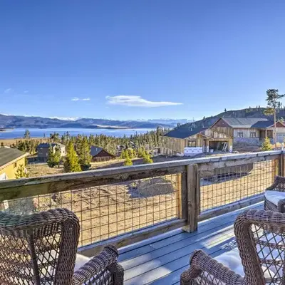 Balconies and Idyllic Views Grand Lake Haven!