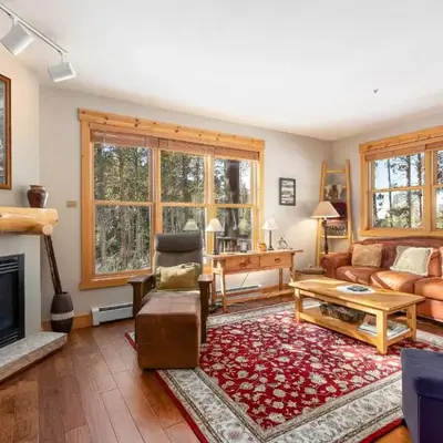 8758 Trappers Crossing condo
