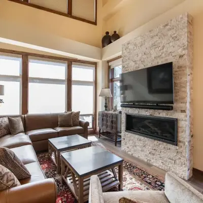 Exquisite Zephyr Mountain Lodge condo with 2 king en suite's condo