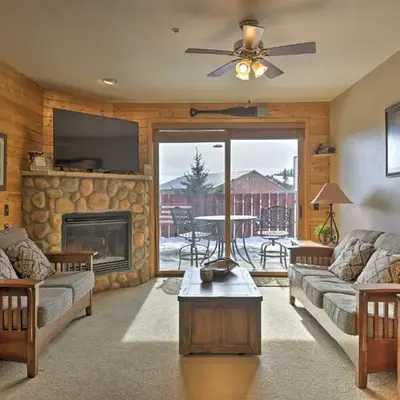 Mountainside Grand Lake Condo with Patio!