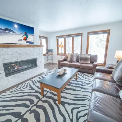 Quicksilver 1605 by SummitCove Lodging