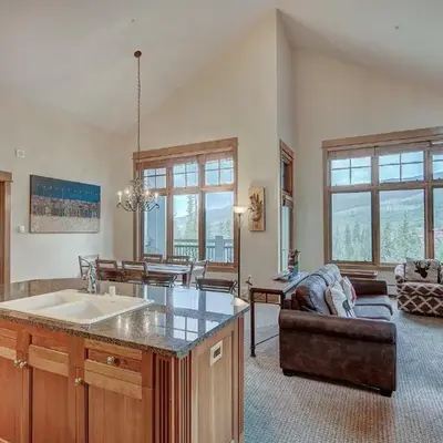 Luxurious 3 BR in River Run Village Featuring Ski in