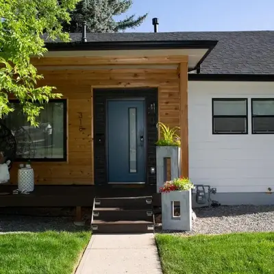 Cozy Bungalow Hot Tub & Fire Pit