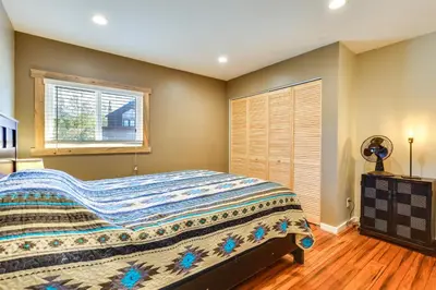 a bedroom with a bed and a window at 15 Mi to Slopes Silverthorne Getaway! in Silverthorne