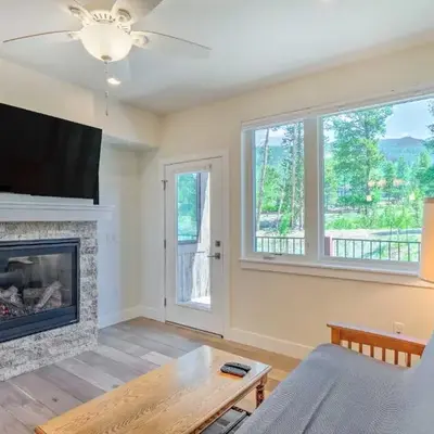 Condo 2 Mi to Keystone Resort Relax Fireside!
