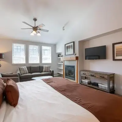 Premium Unit 3620 - Studio - Fraser Crossing Founders Pointe condo