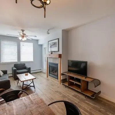 Premium Unit 4568 - One Bedroom withKitchenette - Fraser Crossing Founders Pointe condo