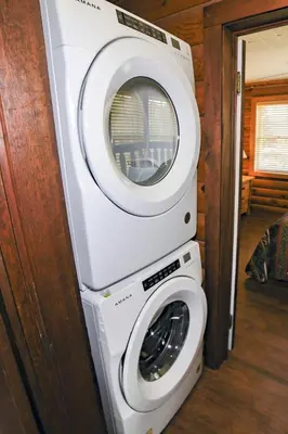 a washer and dryer in a room at Aspen Mountain Lodge - #3357 in Estes Park