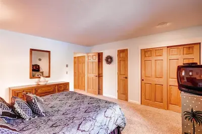 a bedroom with a bed and a tv at North Keystone 1 Bedroom Near Conference Center in Keystone