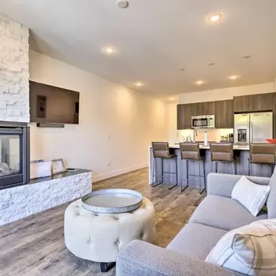 Hot Tub and Balcony Riverfront Silverthorne Condo!