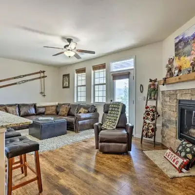 Balcony and Grill Mtn-View Retreat in Granby!