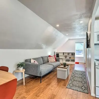 2 Mi to Downtown Denver Chic Apartment!