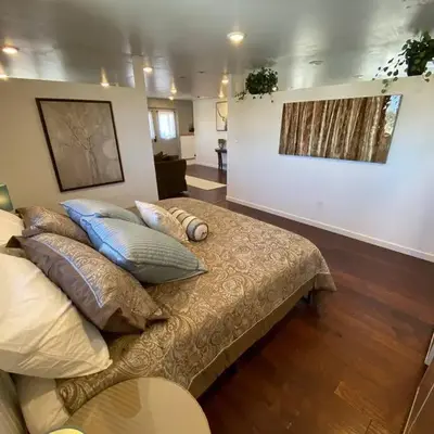 Roof-top stay