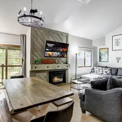 Luxury 2 Bedroom Condo with Pool Hot Tub and Sauna