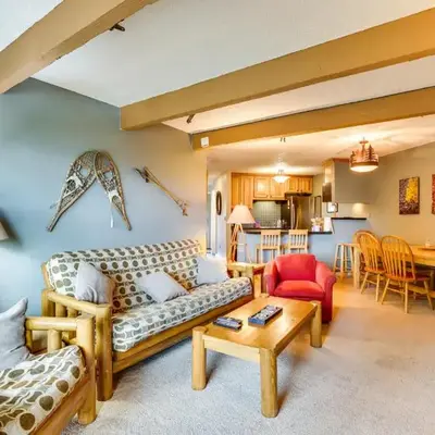 Silverthorne Condo with Lake Views 10 Mi to Skiing!