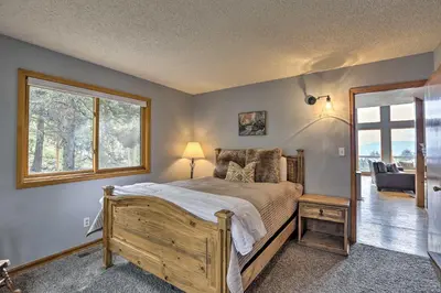 Gallery image of Near Hiking Mtn-View Conifer Cabin with 2 Decks in Conifer