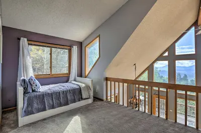 Gallery image of Near Hiking Mtn-View Conifer Cabin with 2 Decks in Conifer
