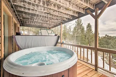 Gallery image of Near Hiking Mtn-View Conifer Cabin with 2 Decks in Conifer