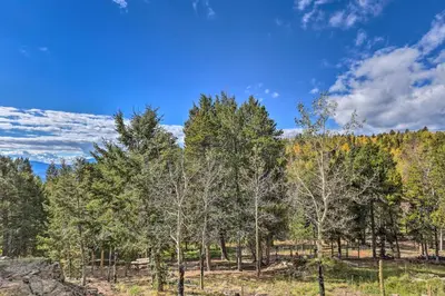 Gallery image of Near Hiking Mtn-View Conifer Cabin with 2 Decks in Conifer