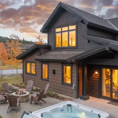 LUXURY HOME by the river! Walk to Shuttle