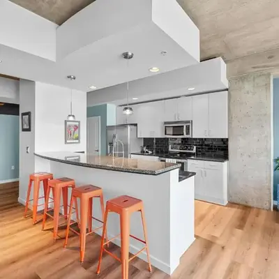 1700 Bassett