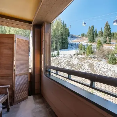 Zephyr Mountain Lodge